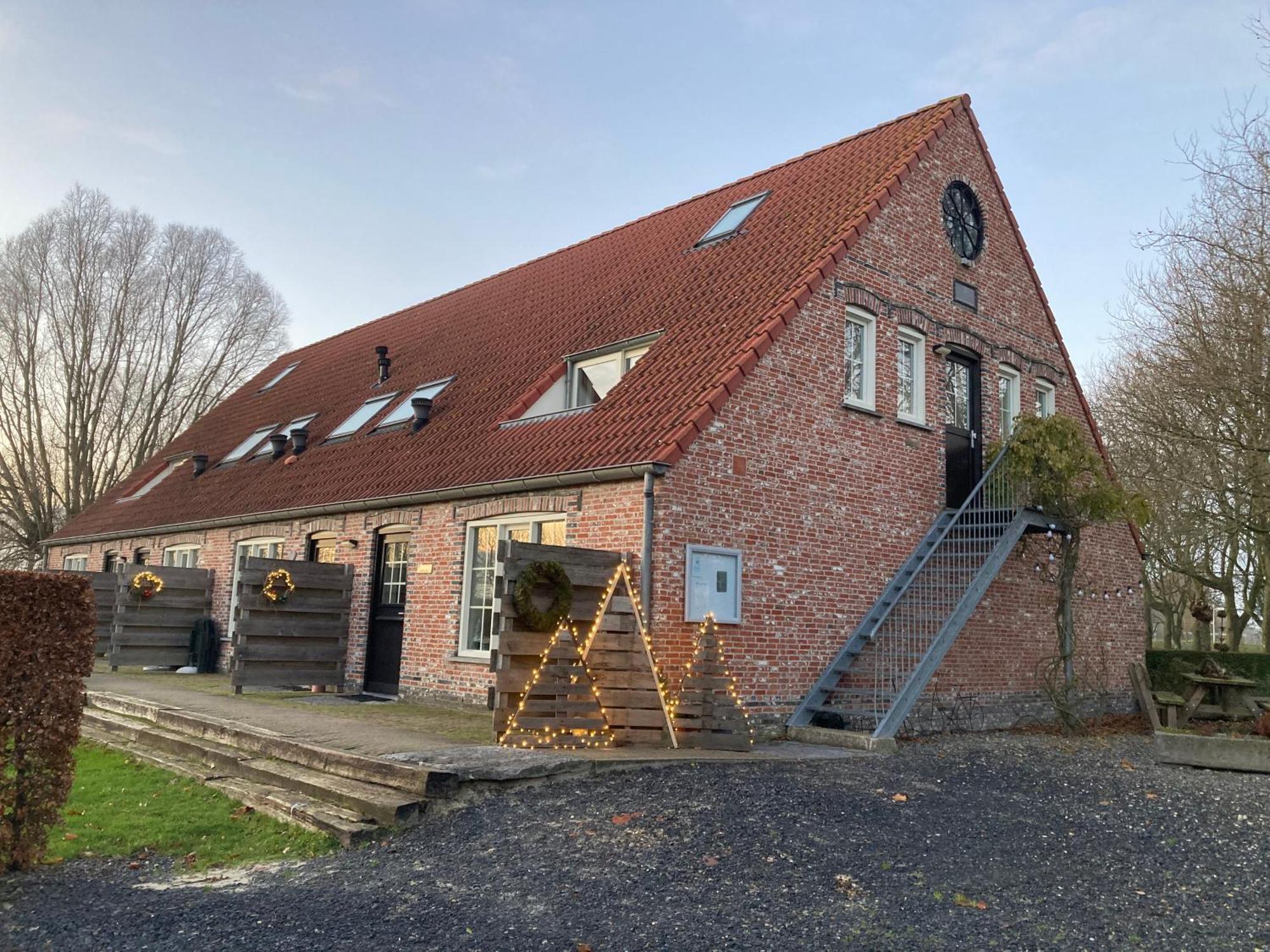 Accommodatie In Herbouwde Boerenschuur Koestal ريترانخيمنت المظهر الخارجي الصورة